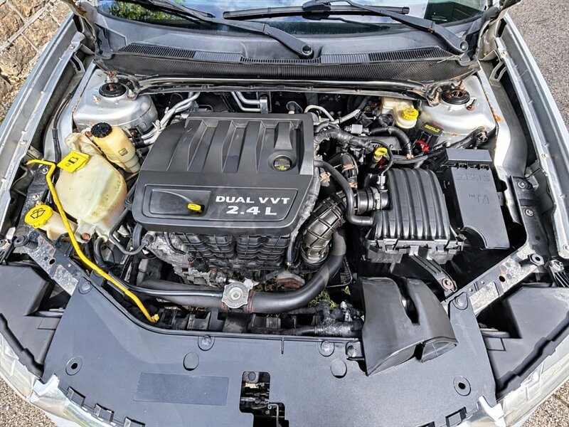 Used 2011 Dodge Avenger Express FWD image 17