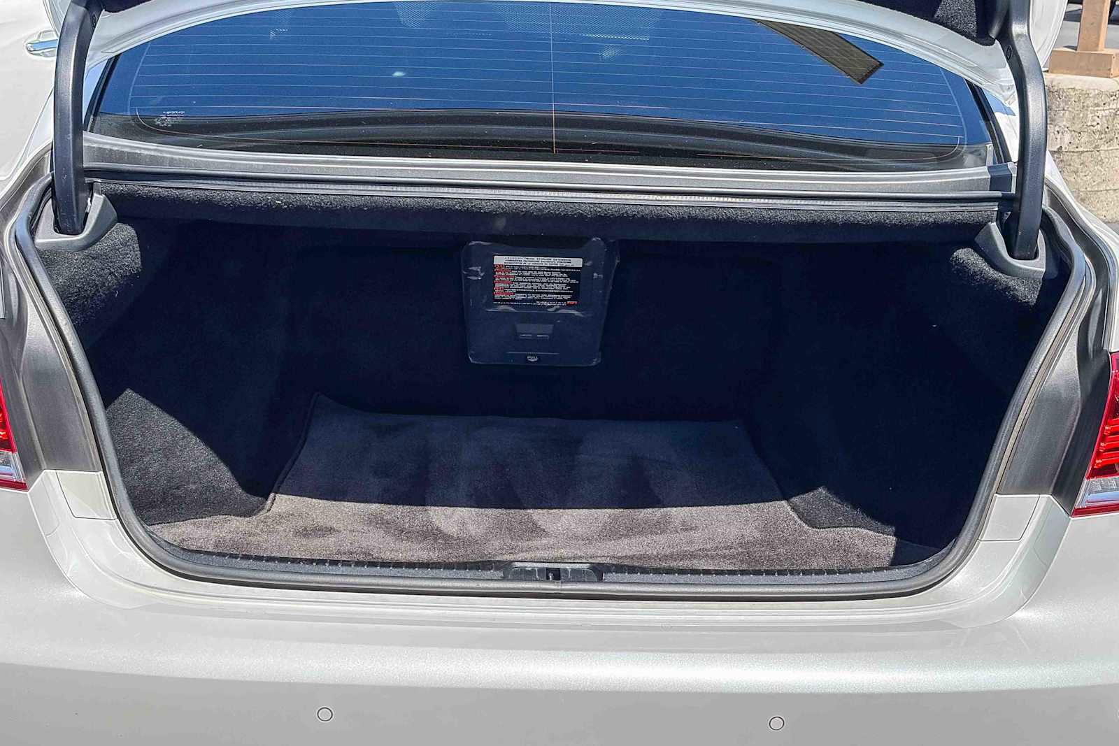 Used 2017 Lexus LS 460 w/ Comfort Package image 26