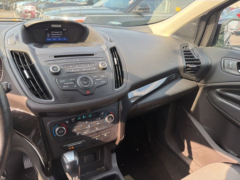 Used 2017 Ford Escape SE w/ SE Sport Appearance Package image 12