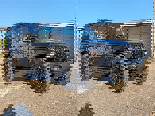 Used 2022 Jeep Wrangler Unlimited Sahara image 2