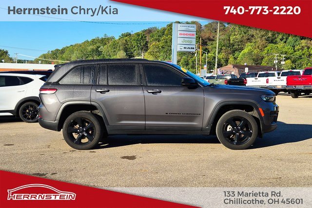 Used 2023 Jeep Grand Cherokee Altitude image 30