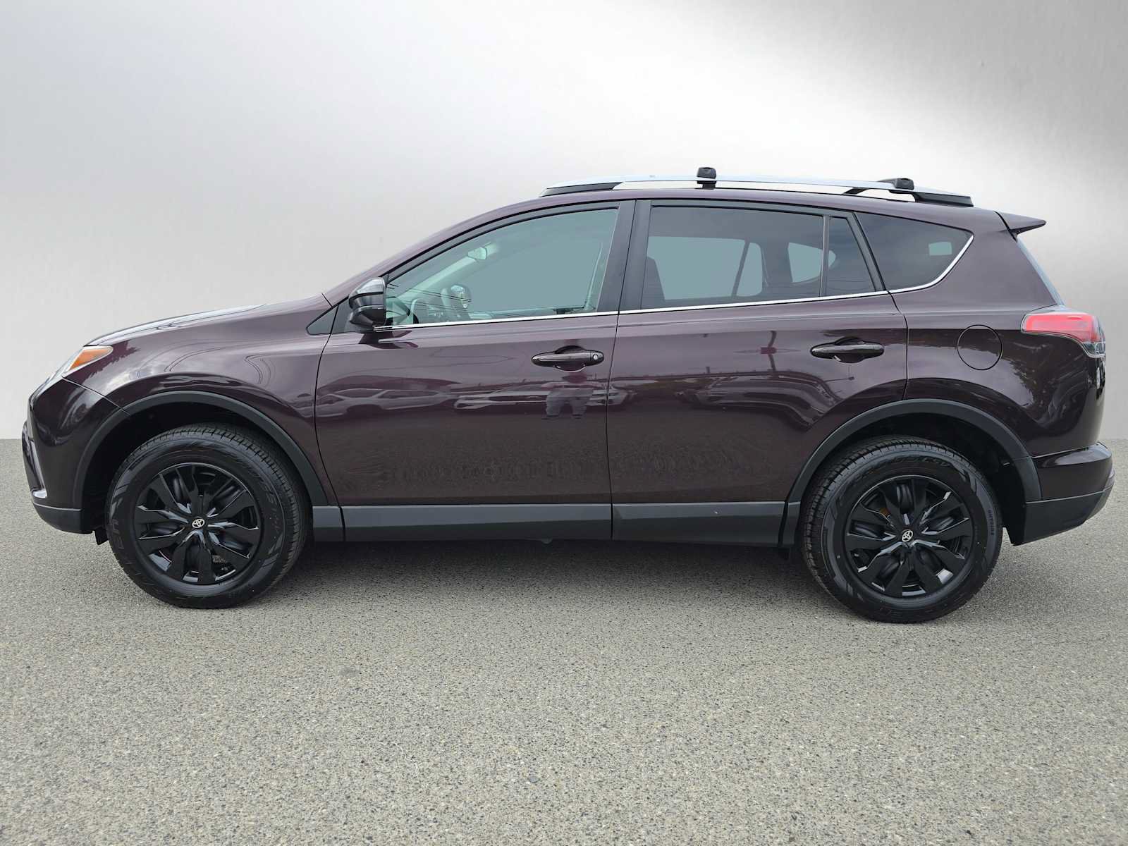 Used 2017 Toyota RAV4 LE w/ All Weather Liner Package AWD/4WD image 6