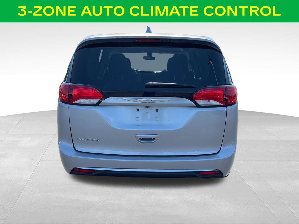 Used 2017 Chrysler Pacifica Touring Plus FWD image 10