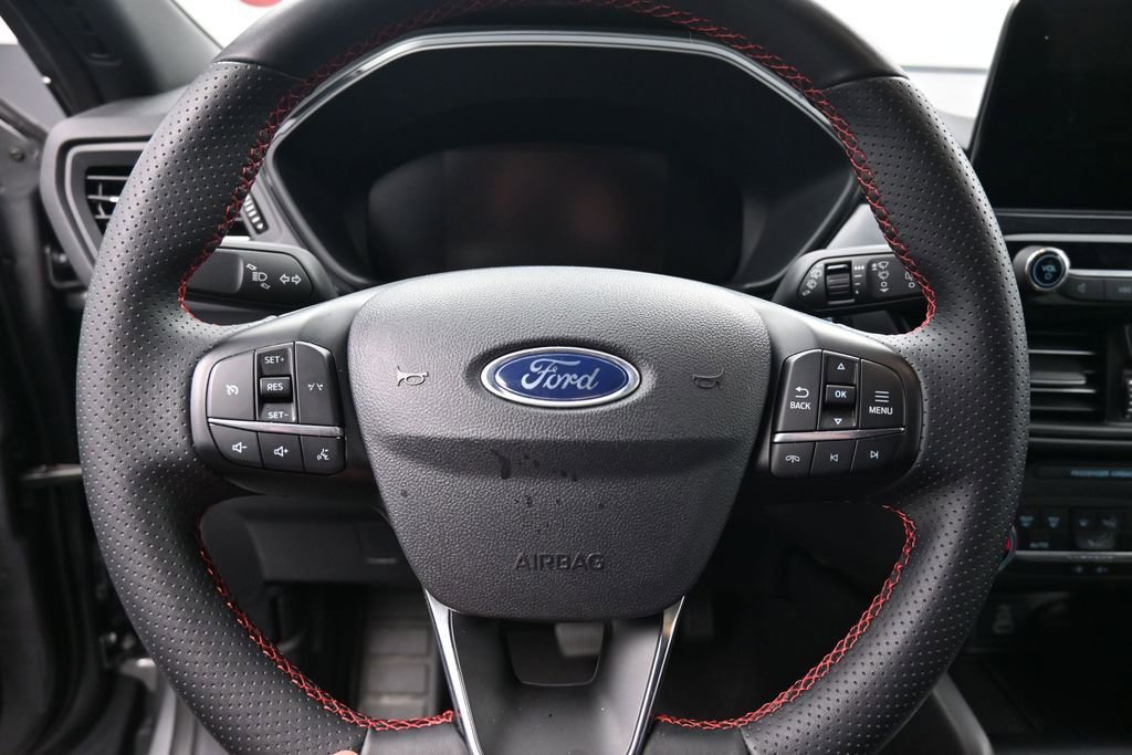 Used 2025 Ford Escape ST-Line AWD/4WD image 16