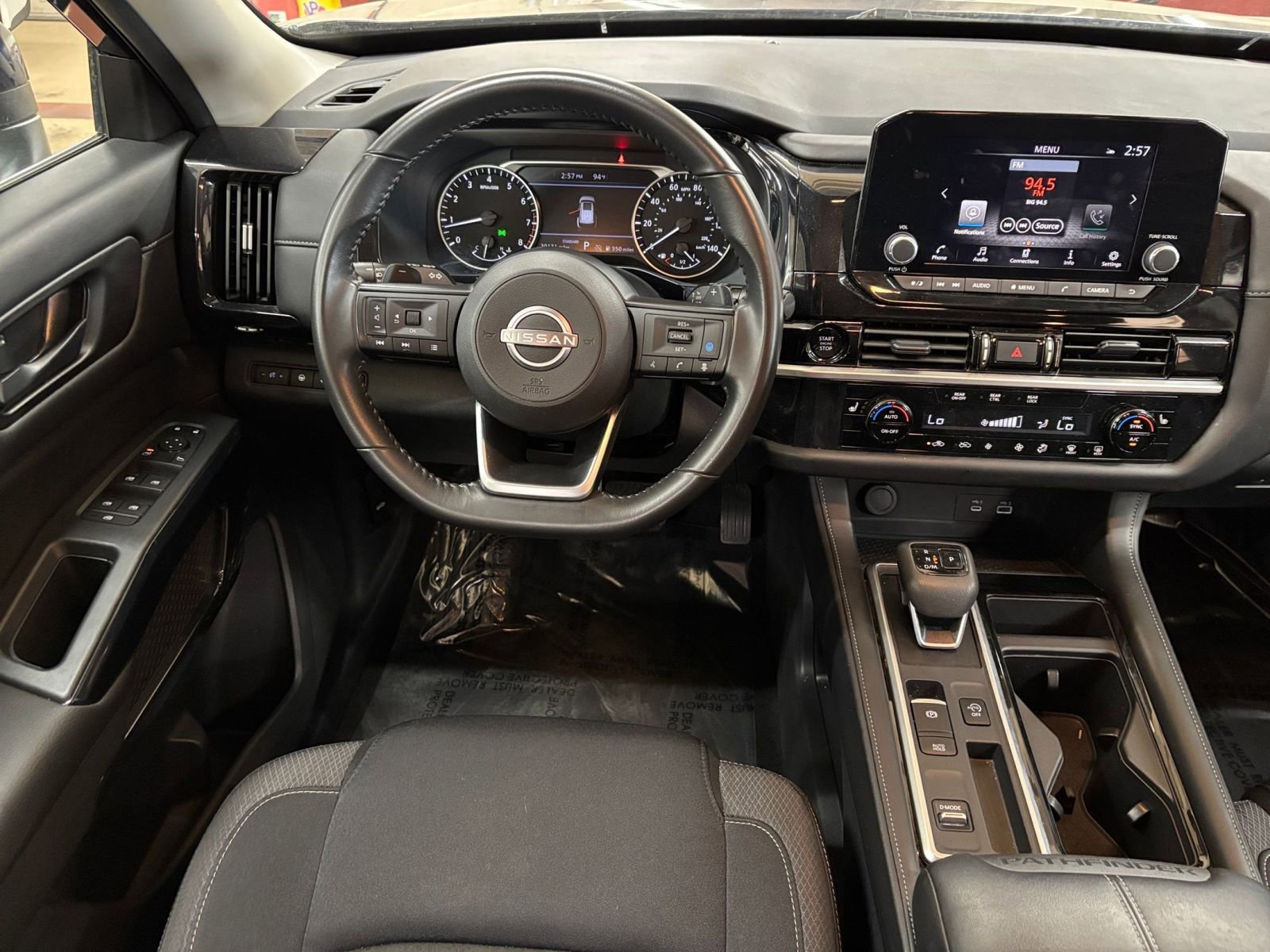 Used 2025 Nissan Pathfinder SV FWD image 37