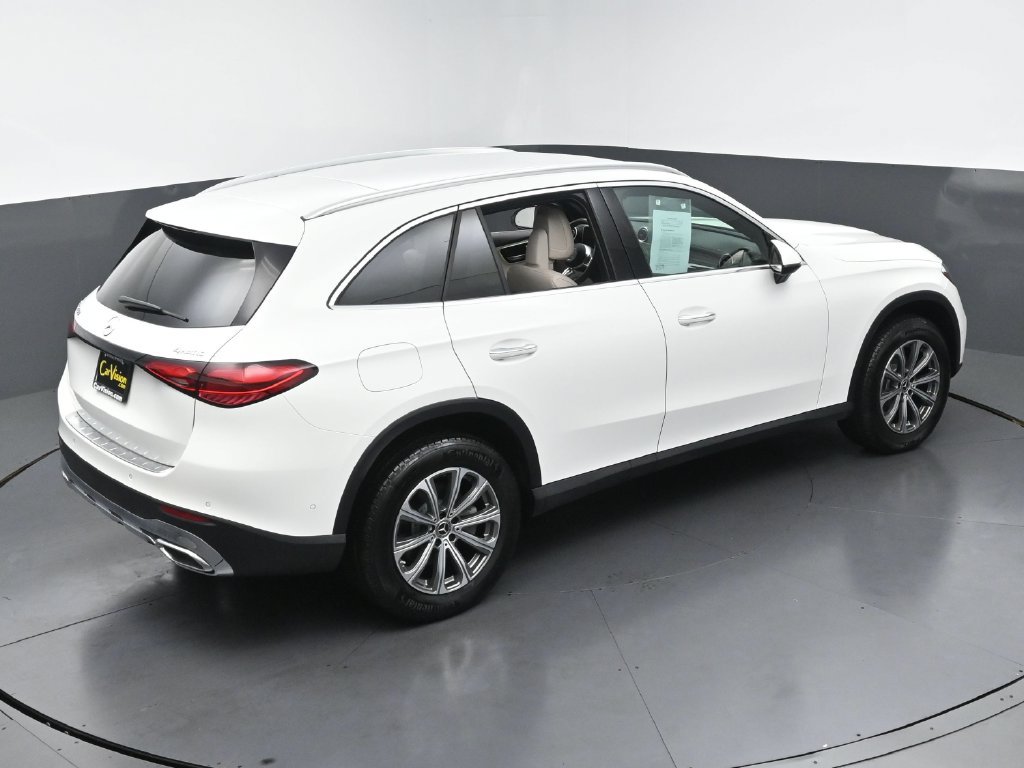 Used 2025 Mercedes-Benz GLC 300 4MATIC image 39