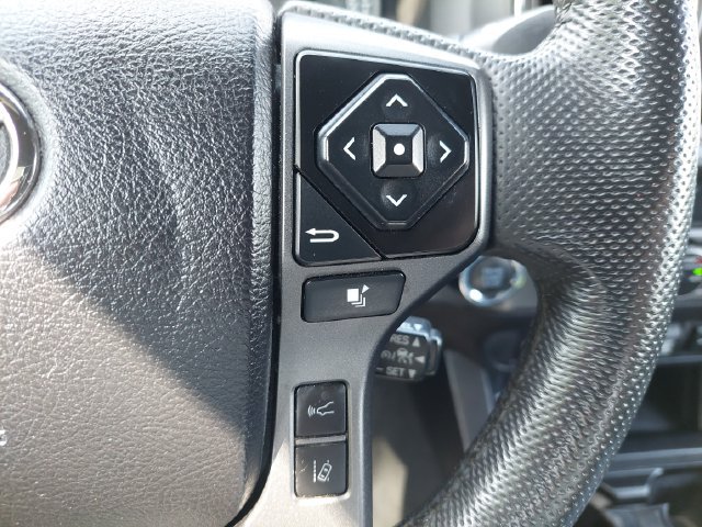 Used 2021 Toyota Tacoma TRD Off-Road w/ Technology Package AWD/4WD image 36
