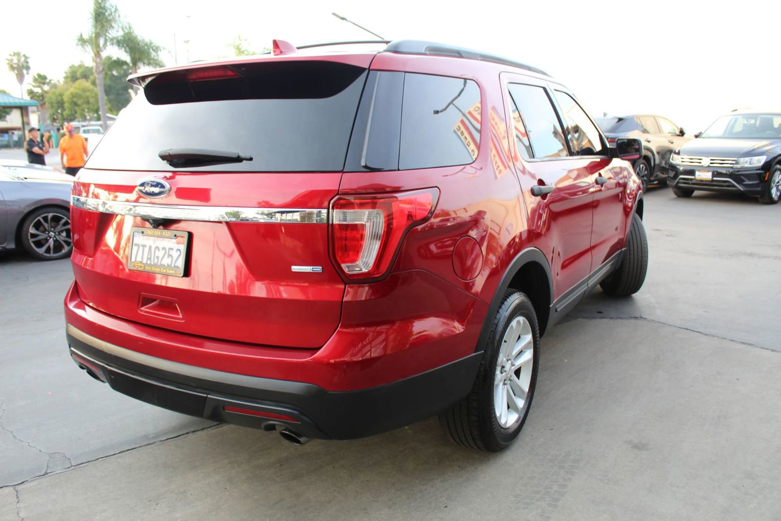 Used 2016 Ford Explorer 4WD w/ Class II Trailer Tow Package image 5