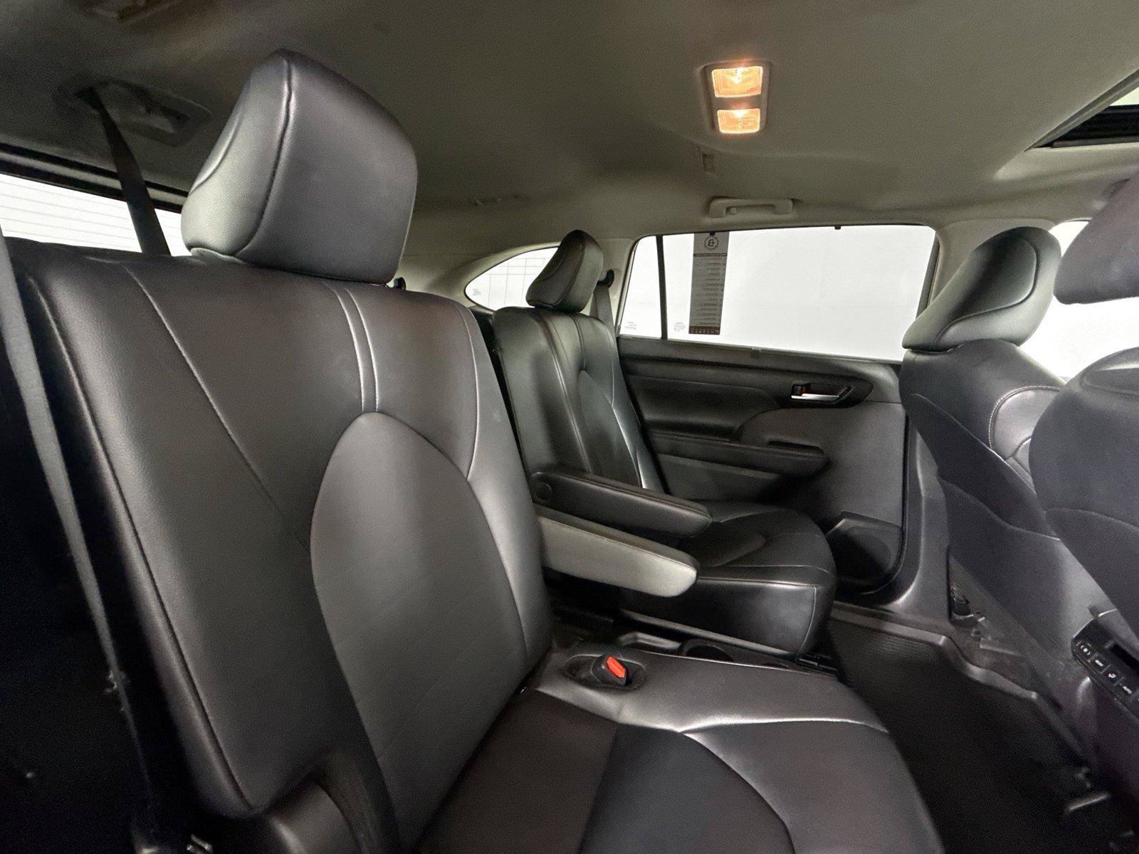 Certified 2025 Toyota Highlander XLE AWD/4WD image 41