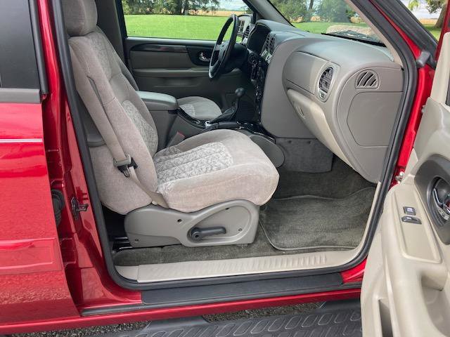 Used 2004 GMC Envoy SLE w/ Preferred Equipment Group image 37