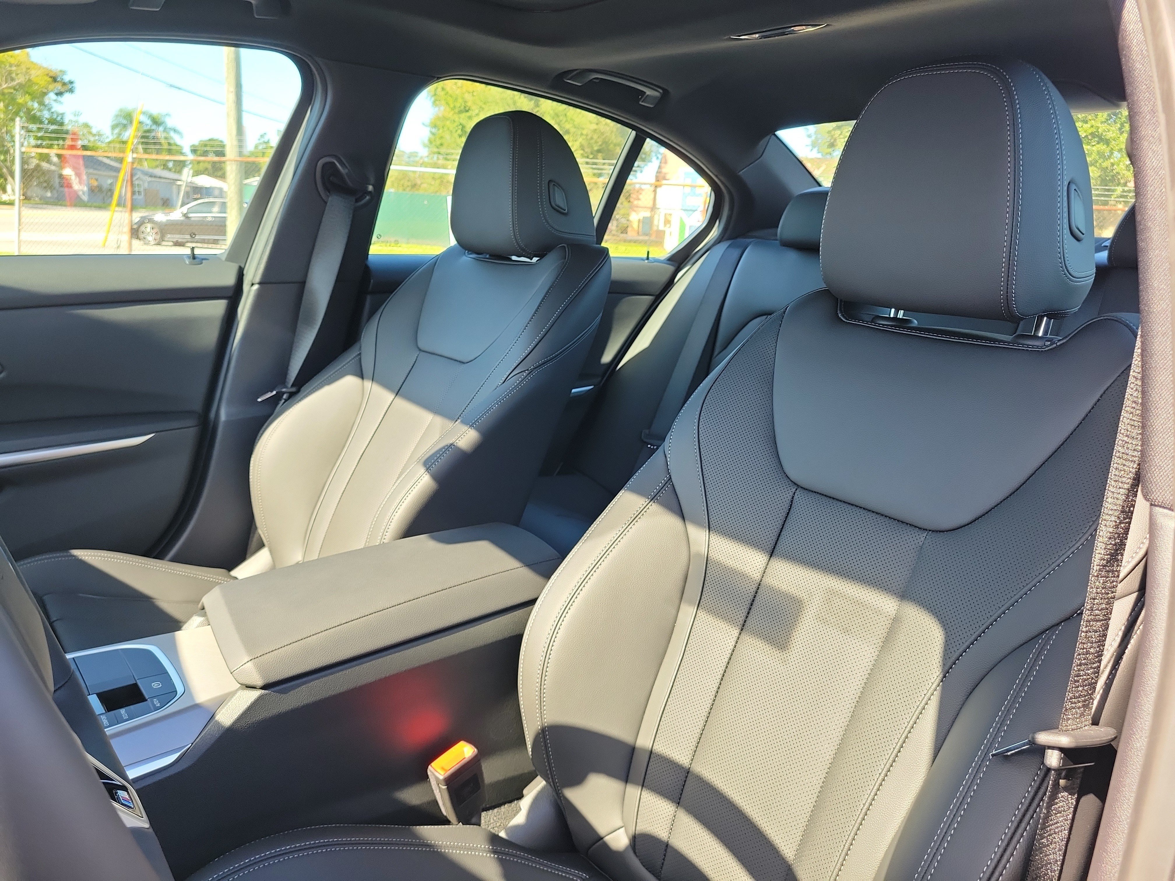 New 2026 BMW 330i Sedan w/ M Sport Package RWD image 17