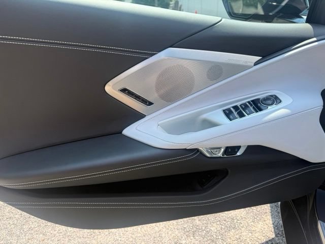 Used 2025 Chevrolet Corvette Stingray Premium Conv w/ Z51 Performance Package RWD image 15
