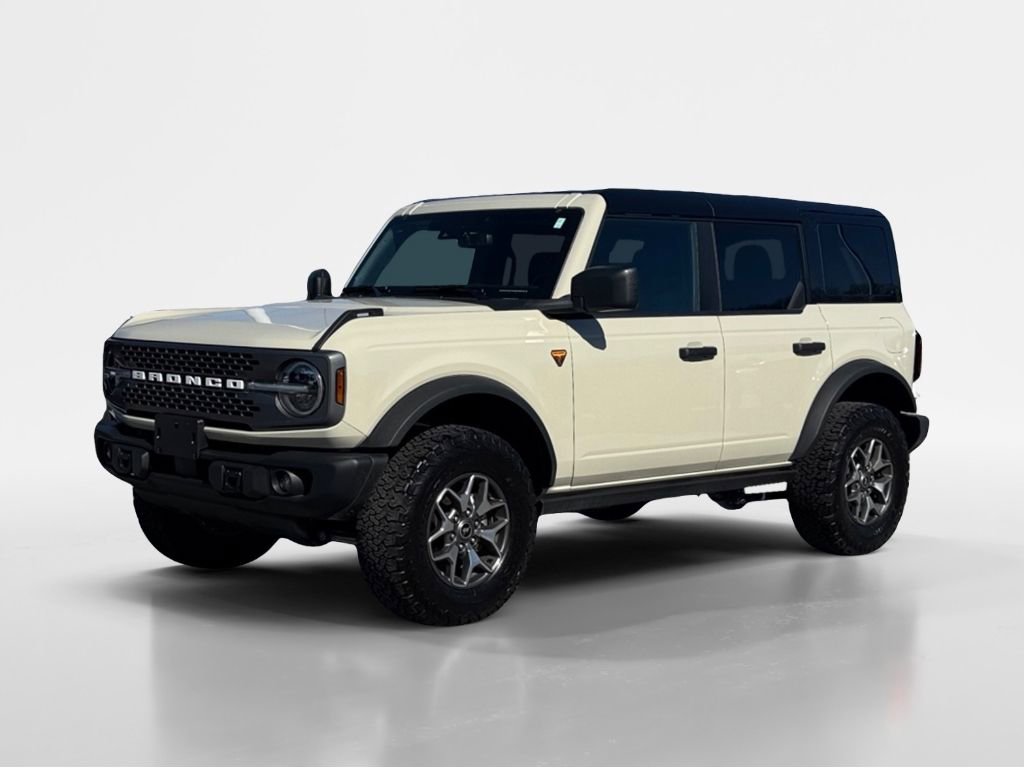 Used 2025 Ford Bronco Badlands image 3