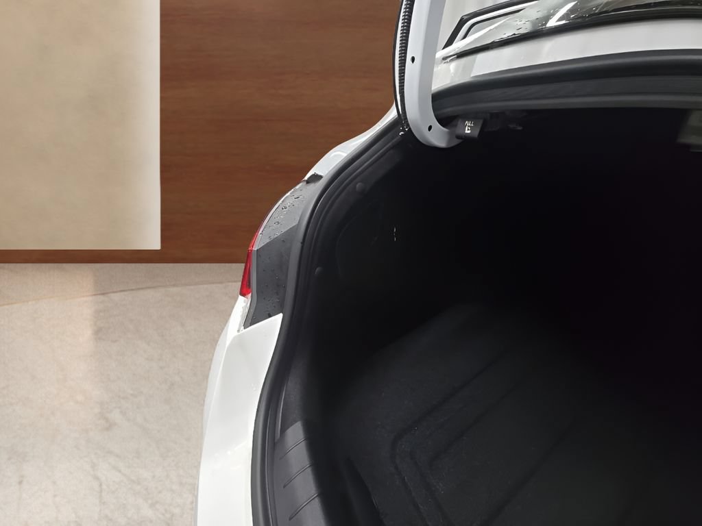 New 2026 Hyundai Elantra SE FWD image 15