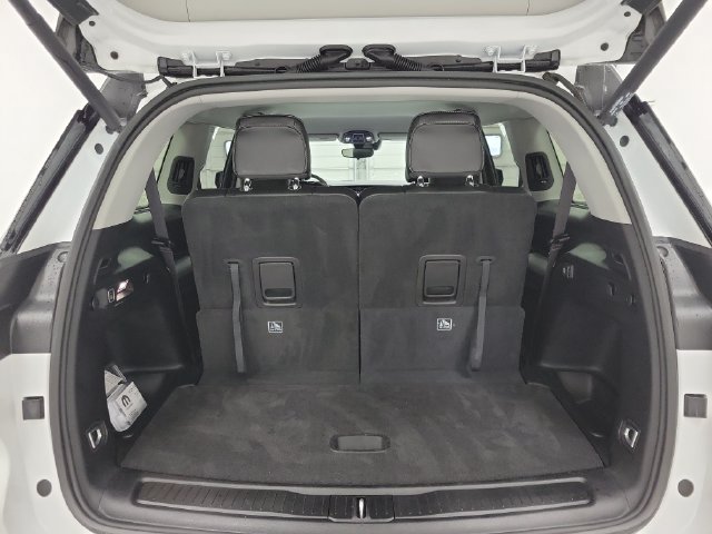 Used 2023 Jeep Grand Cherokee L Limited w/ Black Appearance Package AWD/4WD image 8