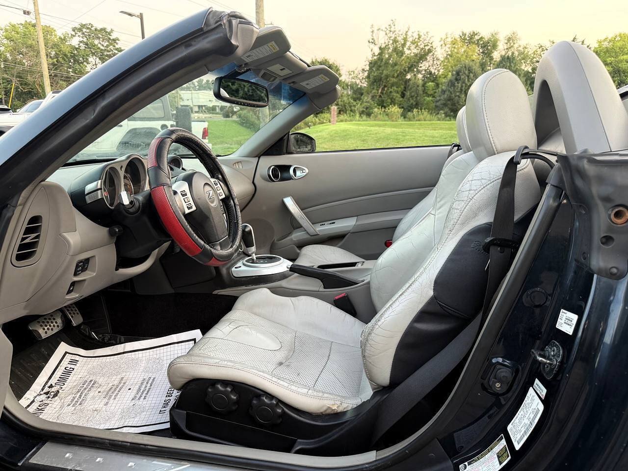 Used 2007 Nissan 350Z Touring RWD image 17