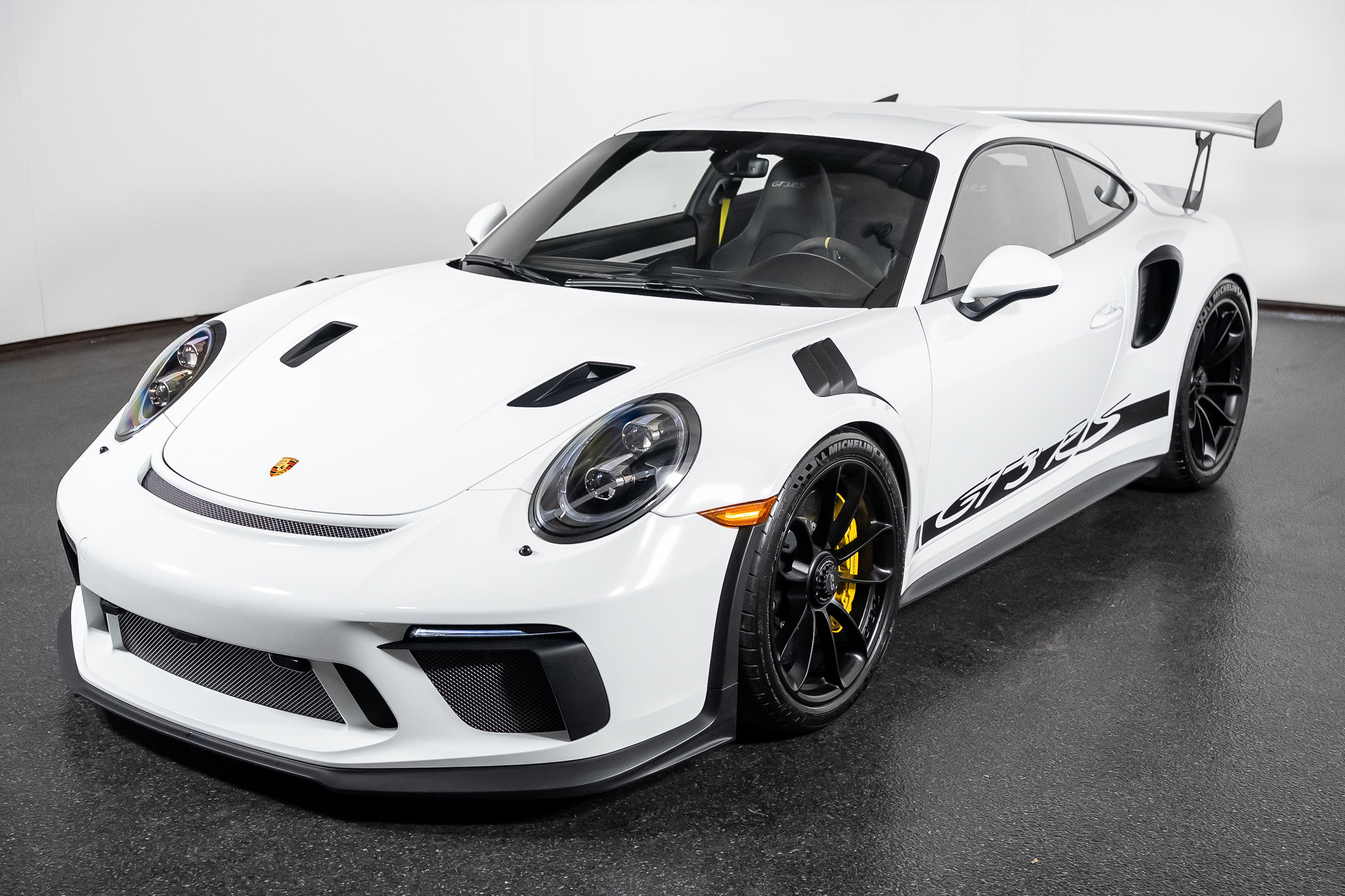 Used 2019 Porsche 911 GT3 RS RWD image 4