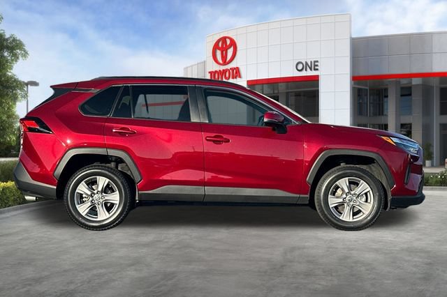 Certified 2022 Toyota RAV4 XLE w/ XLE Grade Weather Package AWD/4WD image 3