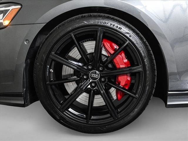 Used 2023 Audi S8 w/ S8 Comfort Plus Package AWD/4WD image 25
