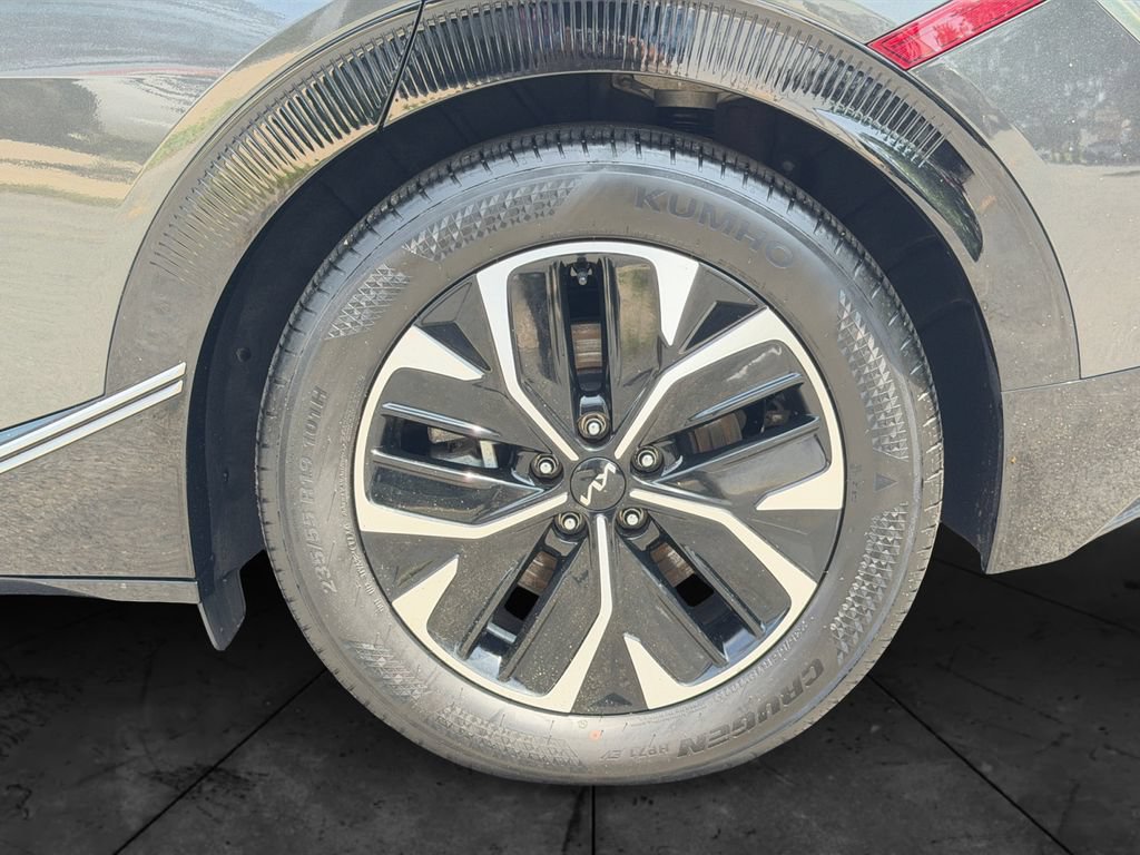 Certified 2023 Kia EV6 Wind AWD/4WD image 27