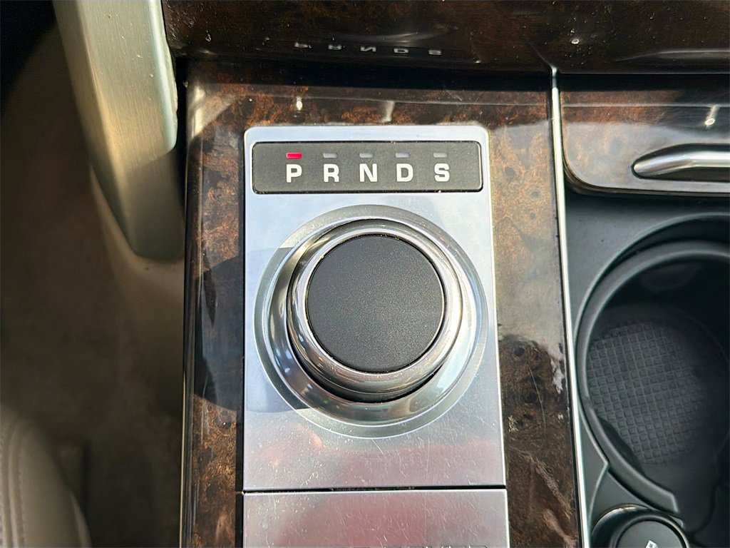 Used 2016 Land Rover Range Rover HSE image 17