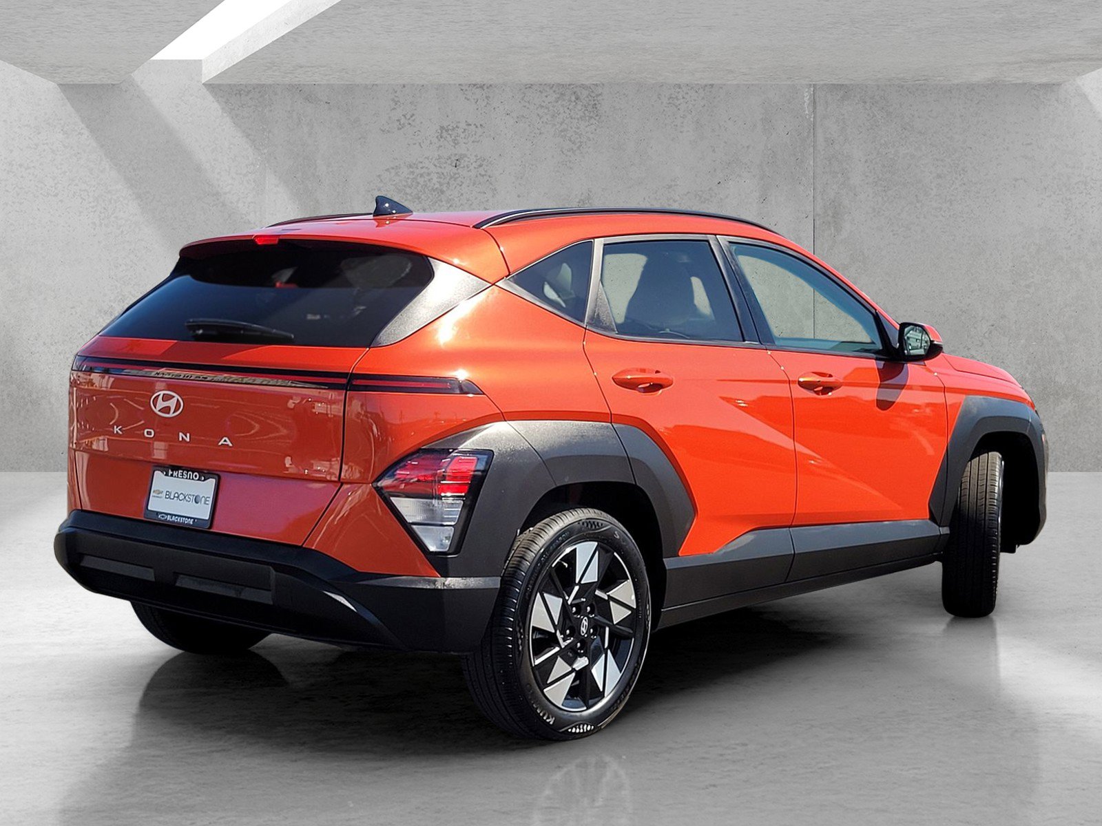 Used 2025 Hyundai Kona SEL FWD image 4