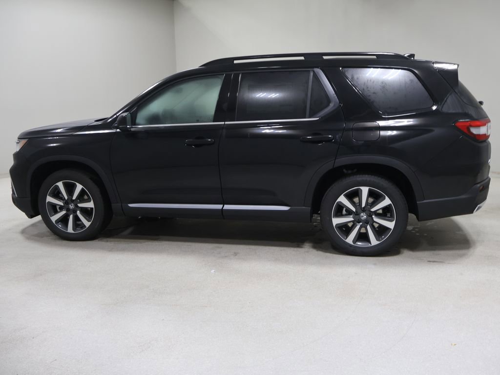 New 2025 Honda Pilot Touring image 4