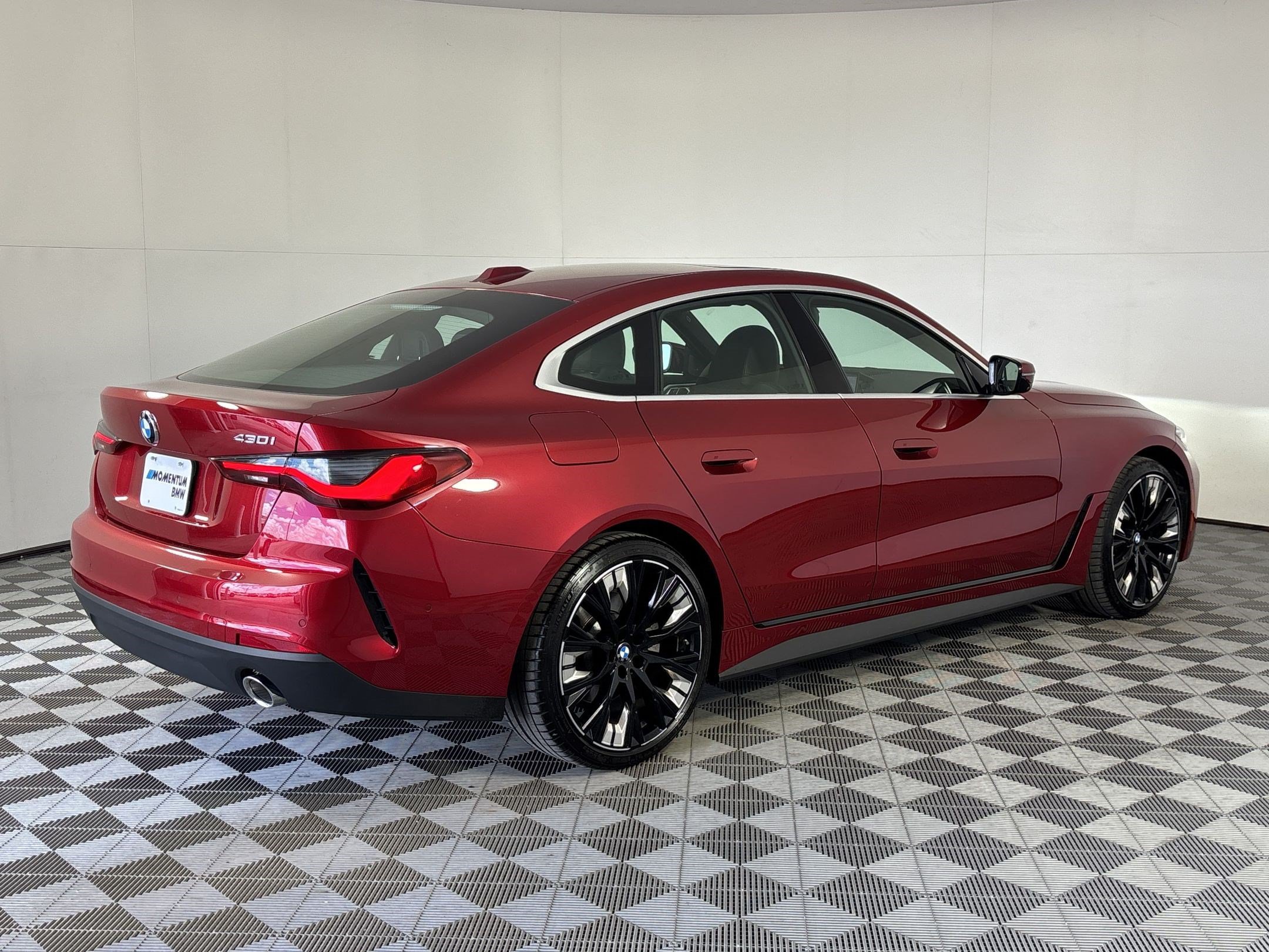 Used 2025 BMW 430i w/ Premium Package RWD image 9