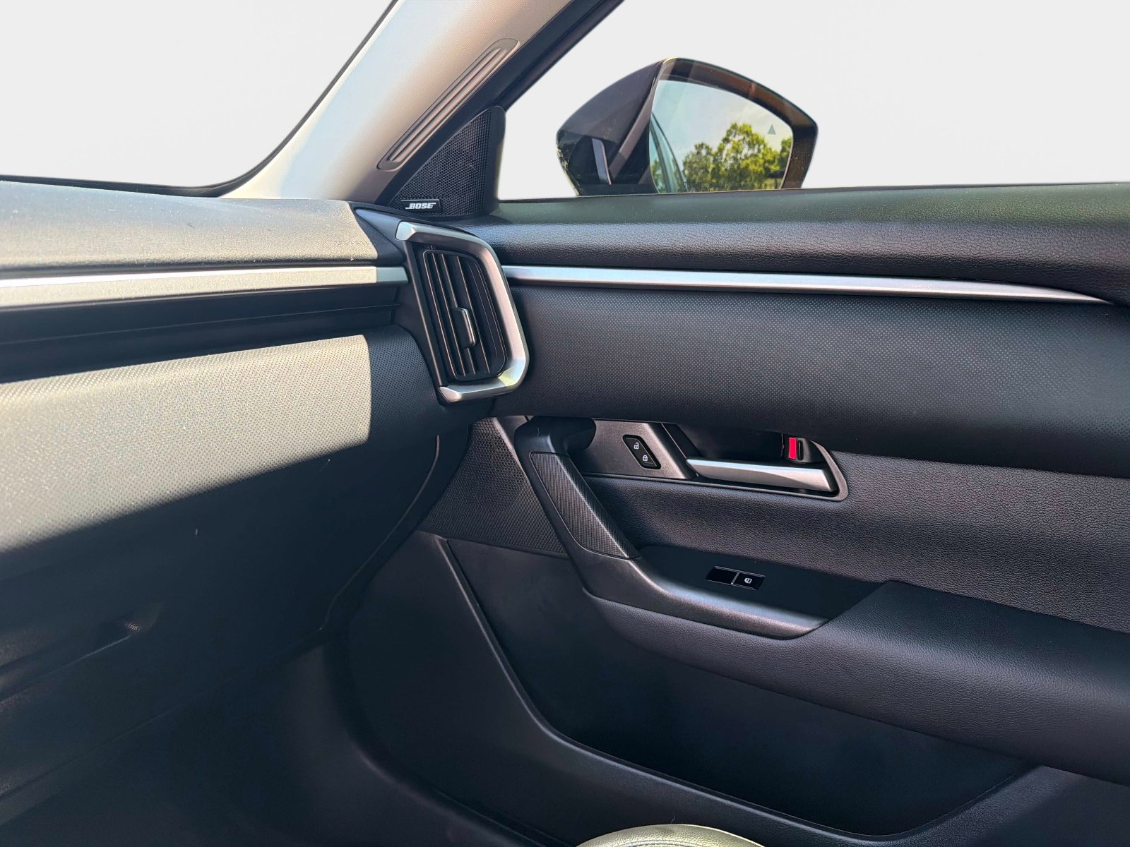 Used 2025 MAZDA CX-50 AWD 2.5 S w/ Premium Package image 21