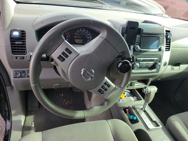 Used 2016 Nissan Frontier SV image 13