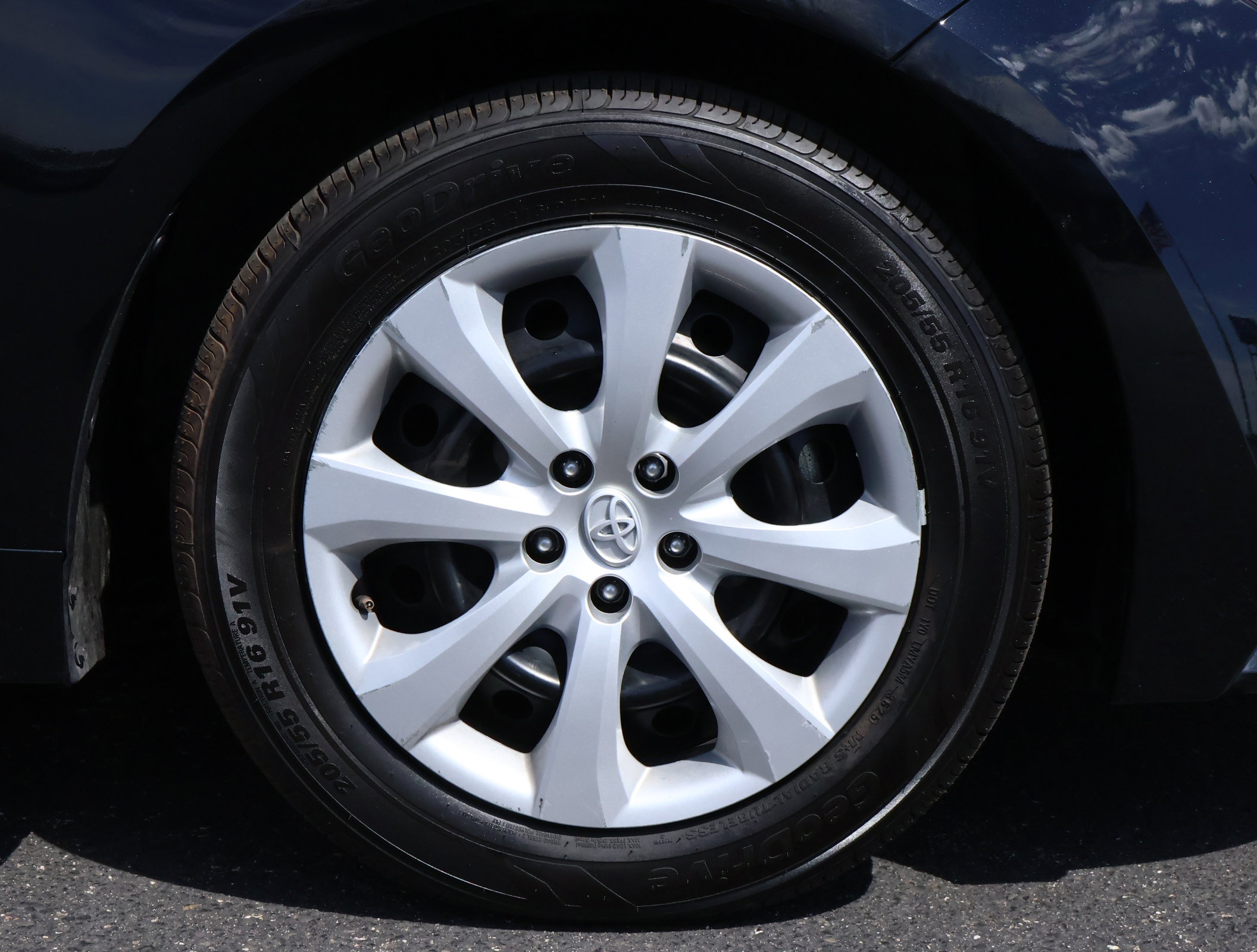 Used 2024 Toyota Corolla LE FWD image 19