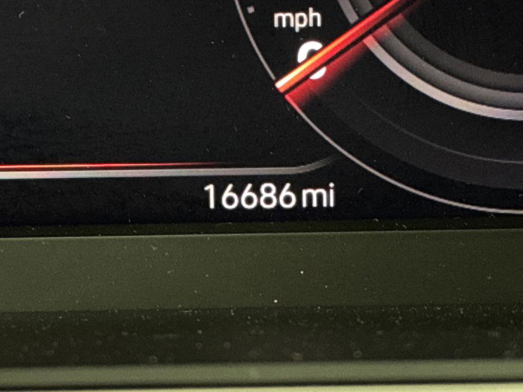 Used 2024 Volkswagen Tiguan SEL R-Line image 6