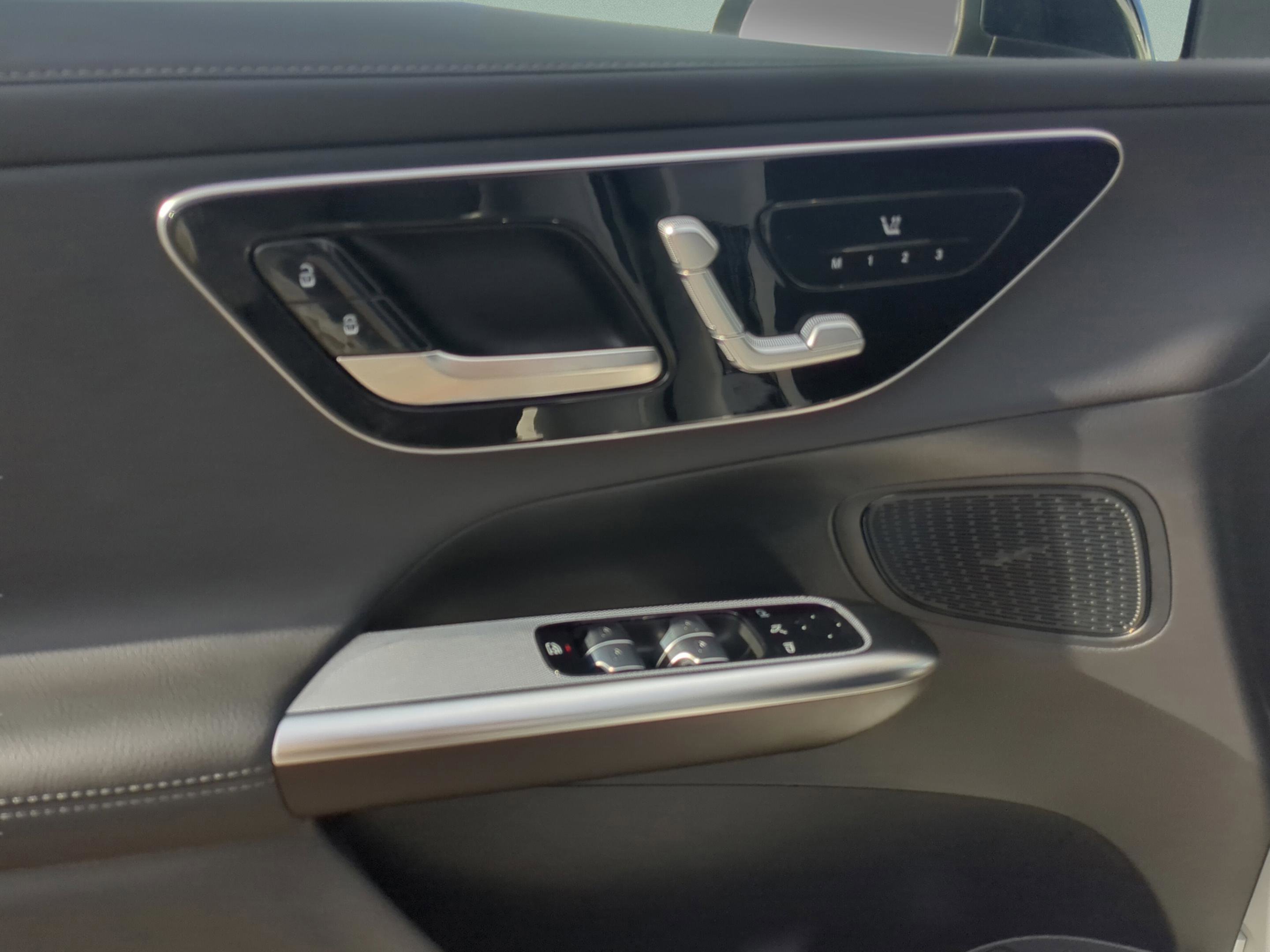 Certified 2025 Mercedes-Benz GLC 300 4MATIC image 22