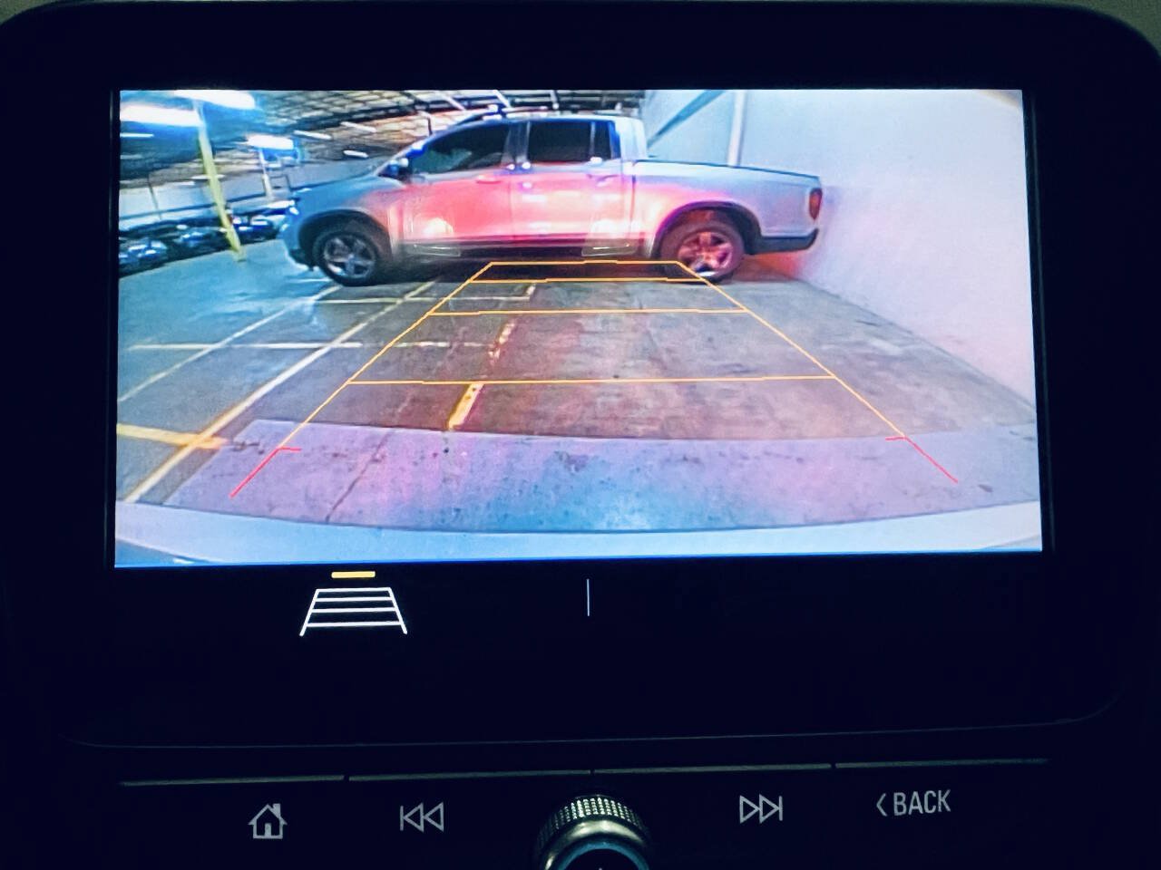 Used 2020 Chevrolet Malibu LT FWD image 28