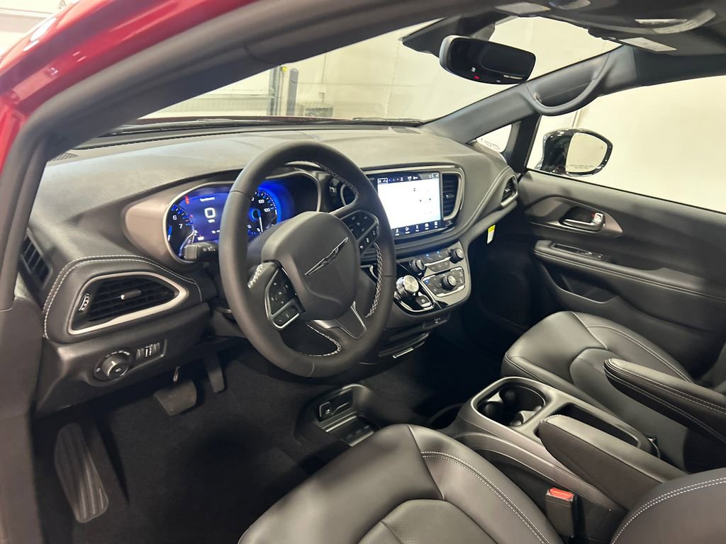 New 2026 Chrysler Pacifica Select image 17