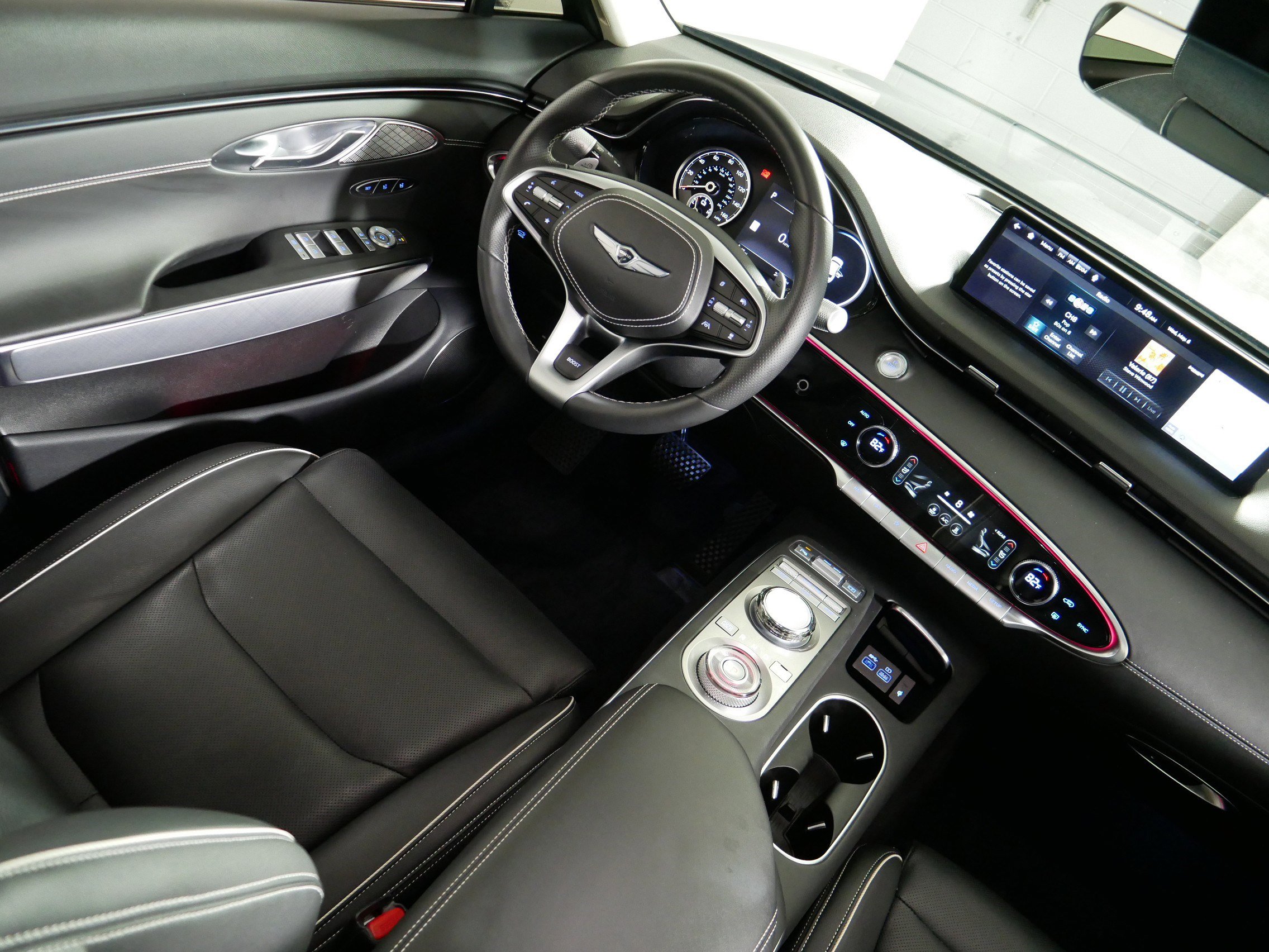 Certified 2025 Genesis Electrified GV70 AWD/4WD image 9