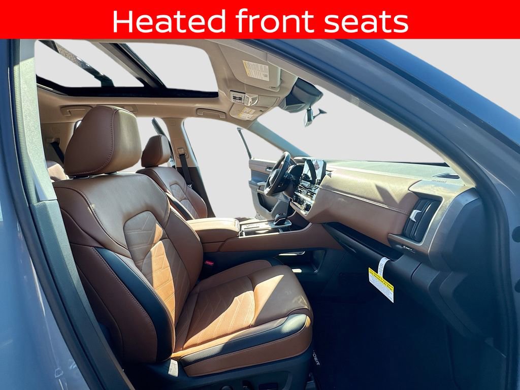 Used 2025 Nissan Pathfinder Platinum w/ Cargo Package image 29