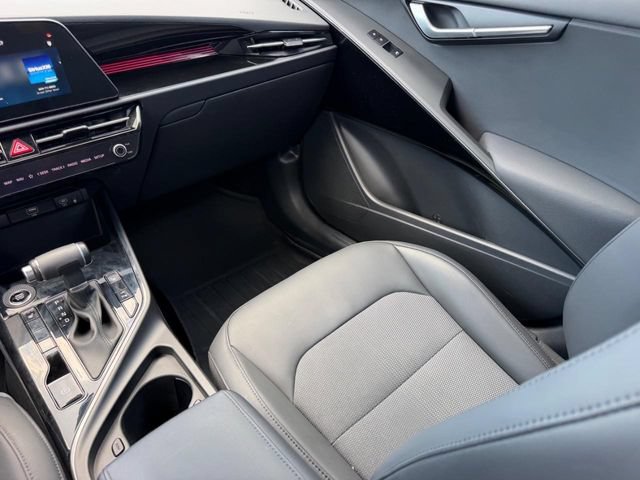 Certified 2024 Kia Niro EX FWD image 15
