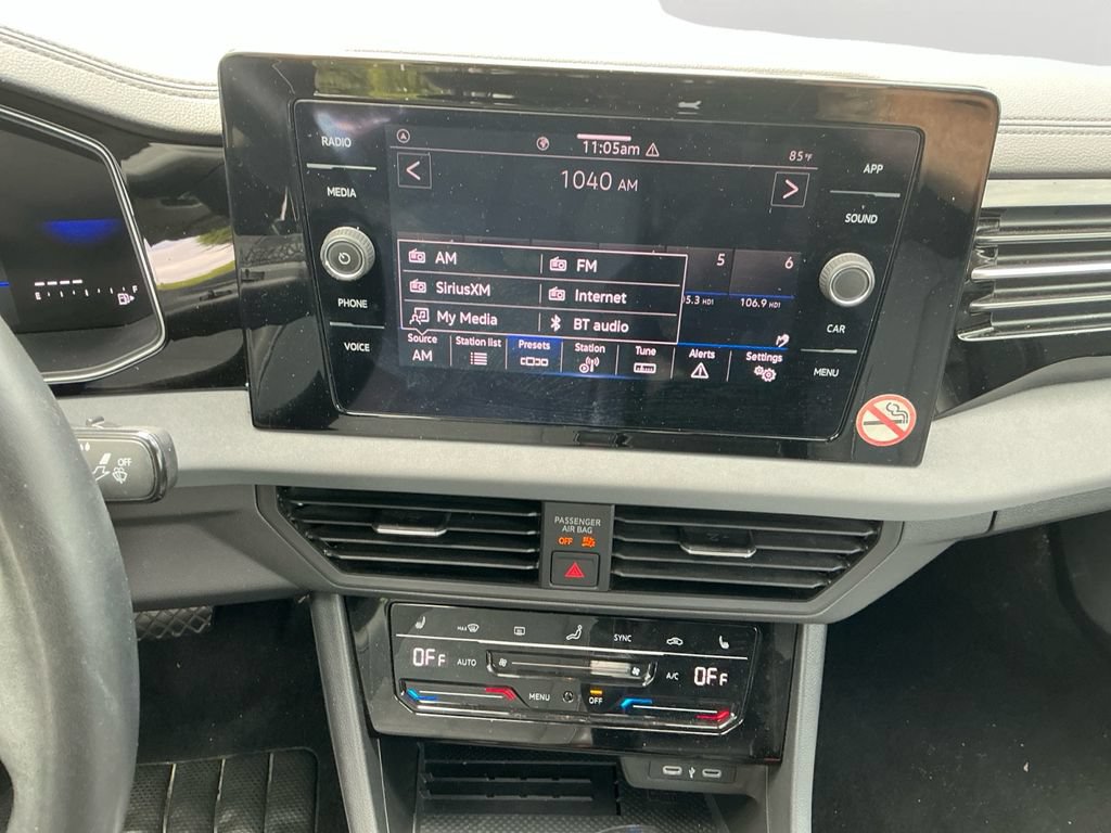 Used 2025 Volkswagen Jetta SE FWD image 17