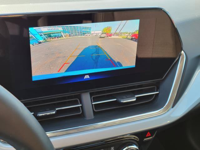 Used 2025 Chevrolet Trax LT w/ LT Convenience Package FWD image 20