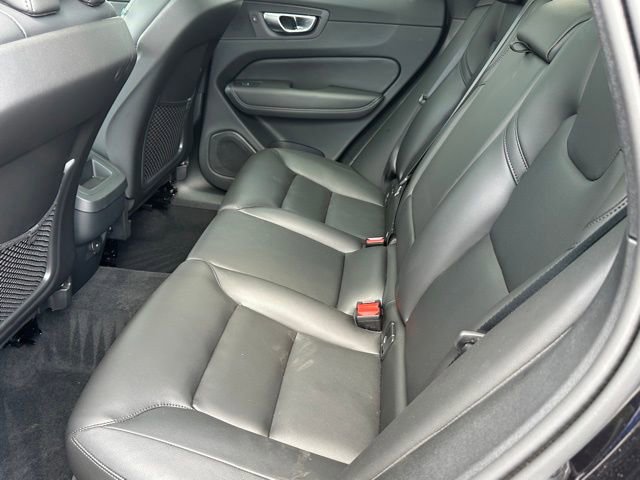 Used 2025 Volvo XC60 B5 Core AWD/4WD image 11