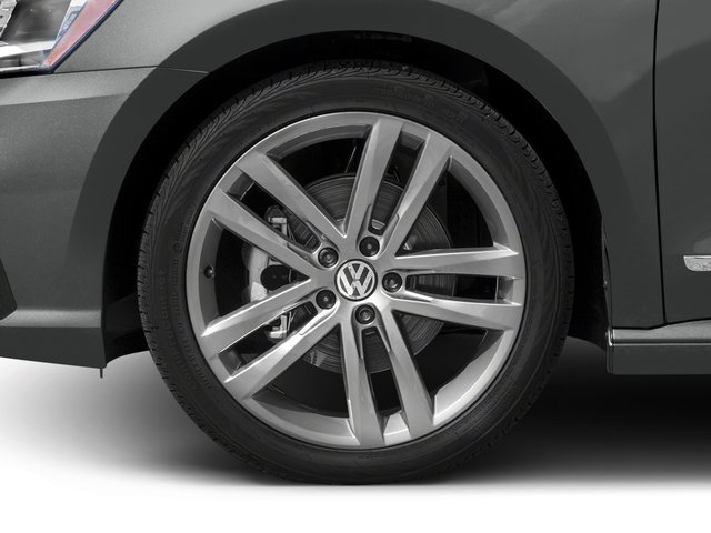 Used 2018 Volkswagen Passat 2.0T R-Line FWD image 11