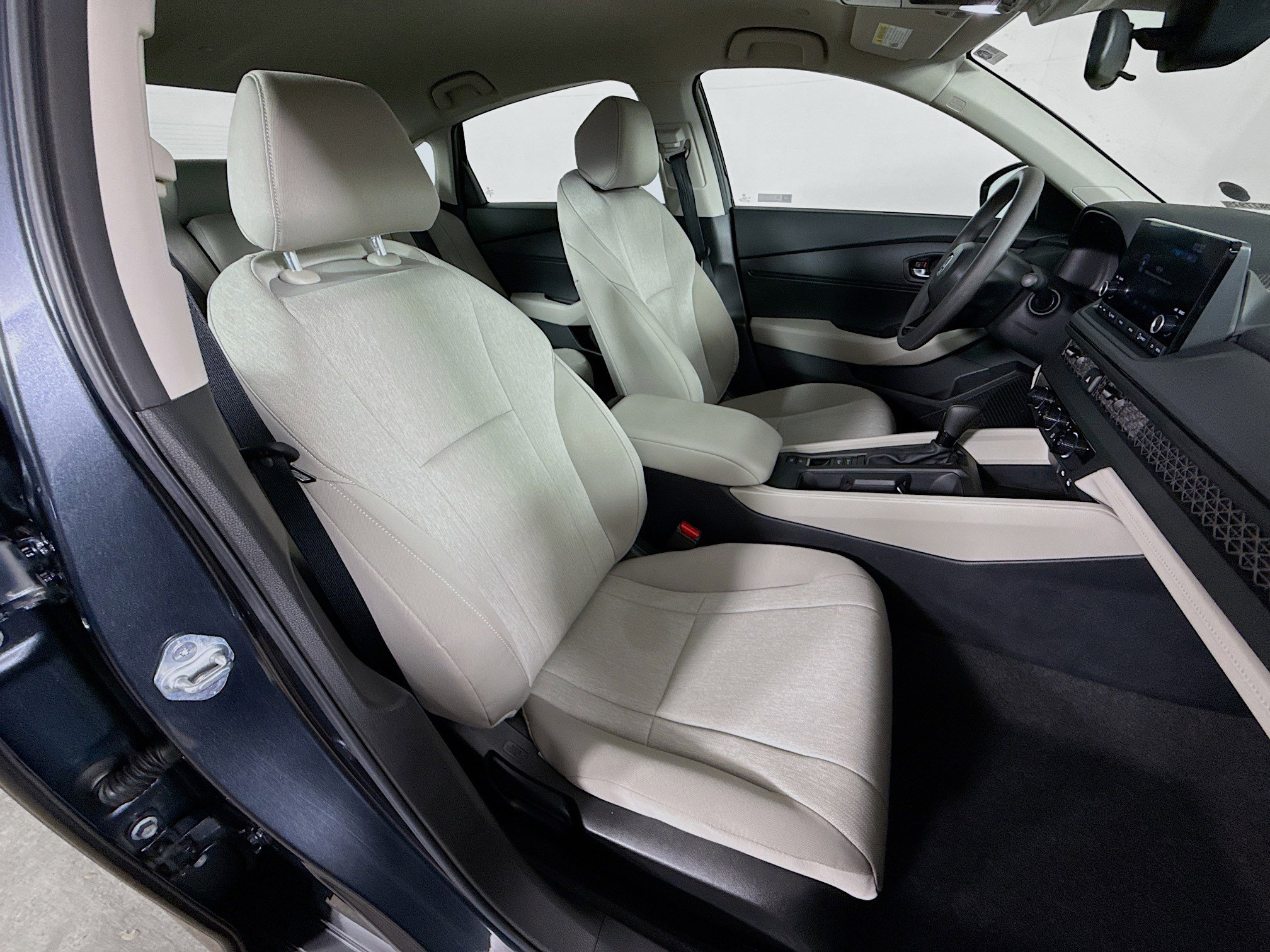 Certified 2025 Honda Accord LX image 32