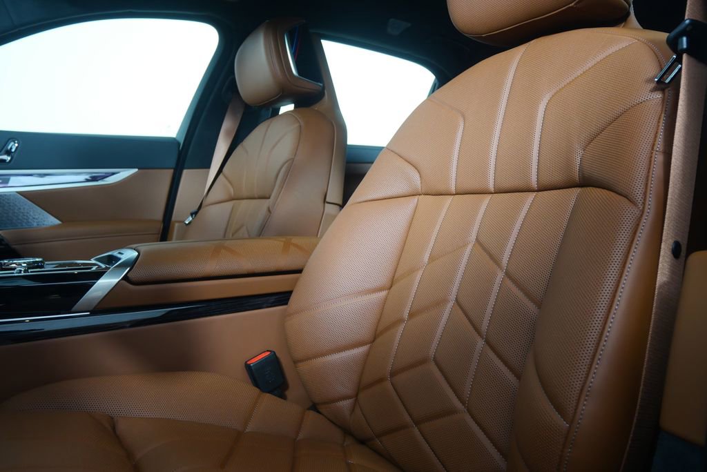 New 2026 BMW i7 xDrive60 w/ Executive Package image 11