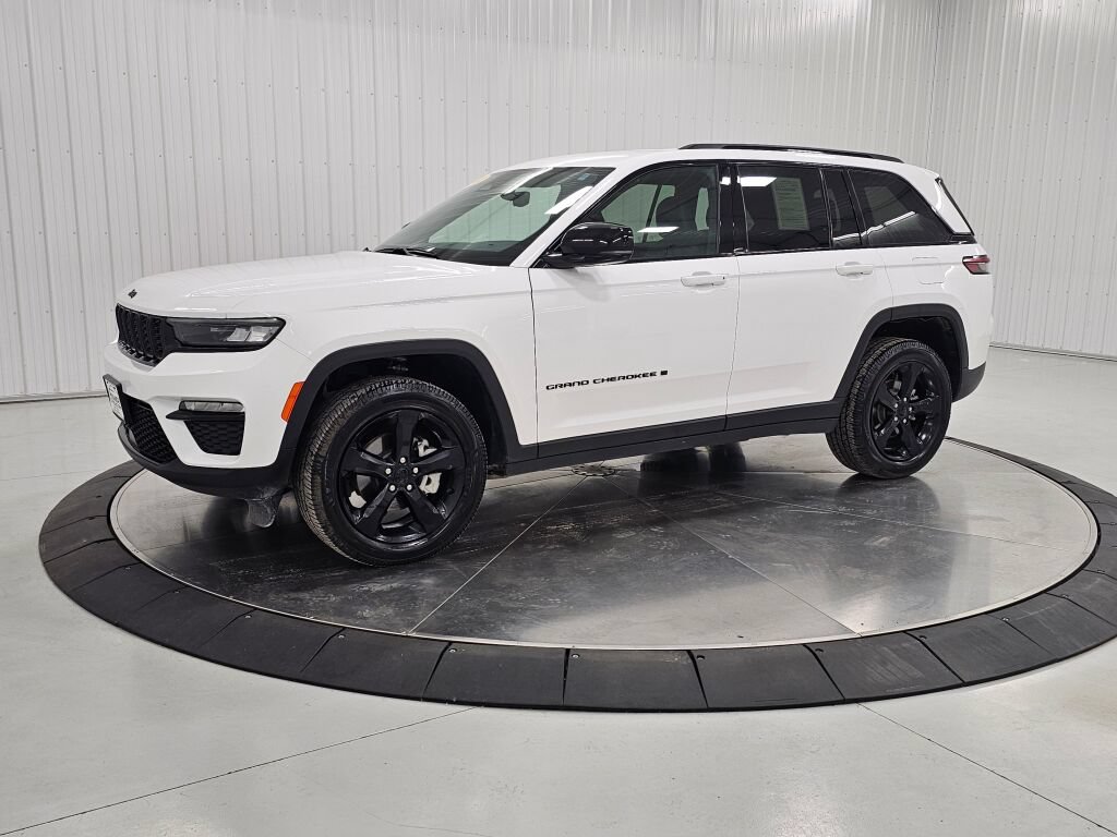 Used 2024 Jeep Grand Cherokee Limited w/ Black Appearance Package