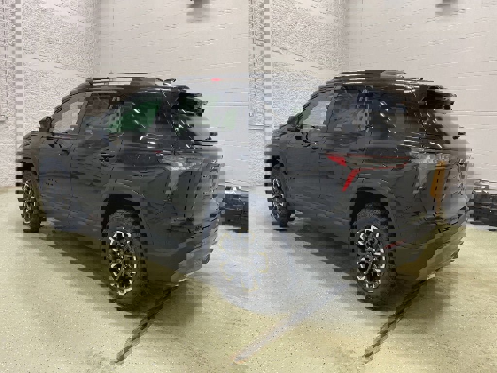 New 2025 Chevrolet Equinox ACTIV w/ Safety and Technology Package image 5