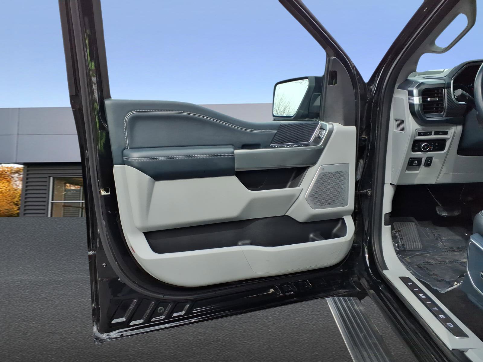 Used 2023 Ford F150 Limited AWD/4WD image 15