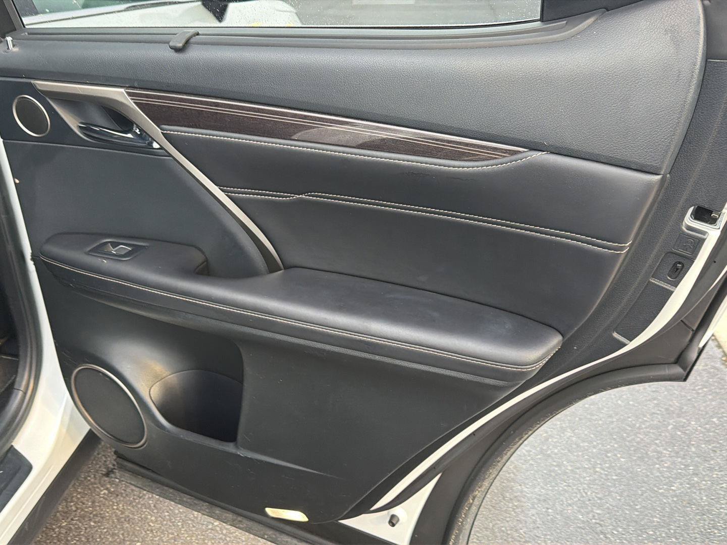 Used 2019 Lexus RX 350L Luxury w/ Cold Area Package (CT) AWD/4WD image 15