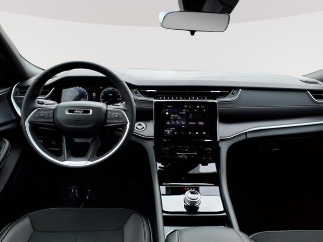 New 2025 Jeep Grand Cherokee 4WD image 13