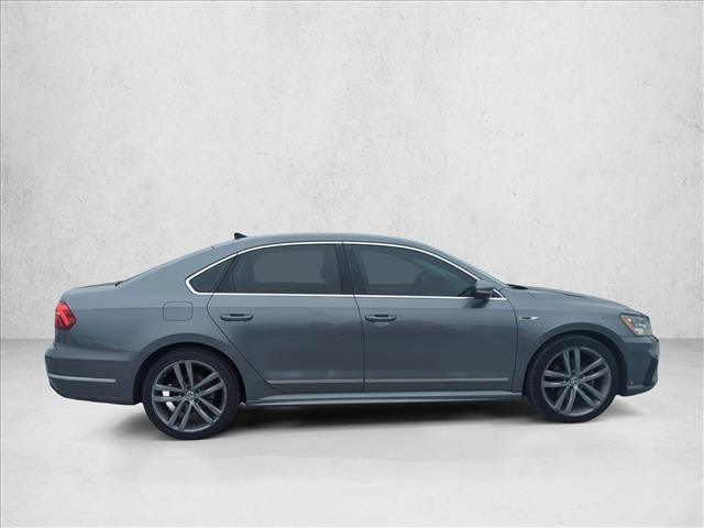 Used 2017 Volkswagen Passat 1.8T R-Line image 4